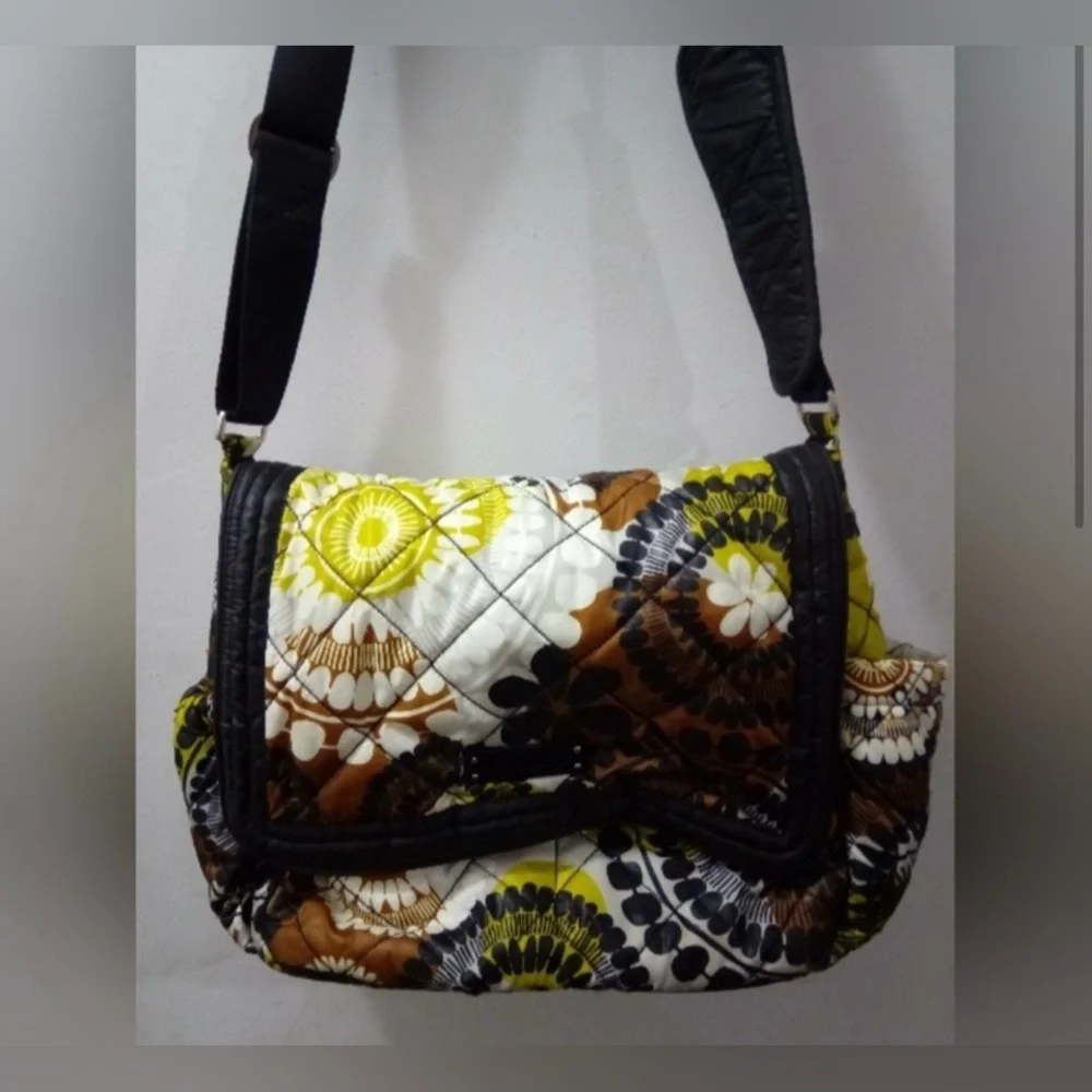 EUC Vera Bradley Women's Laptop, Messenger Crossbody Bag, Magnetic Closure